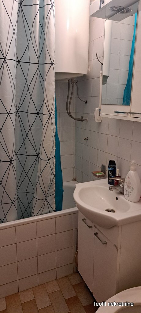 Stan na prodaju u Beogradu, dvoiposoban, 63m2, cena 81000 evra