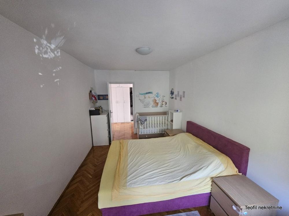 Stan na prodaju u Beogradu, Banovo brdo, dvoiposoban, 65m2, cena 220000 evra