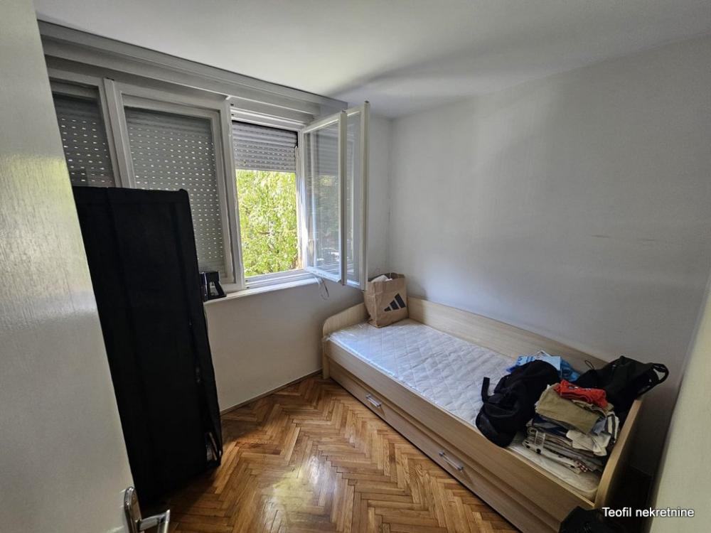 Stan na prodaju u Beogradu, Banovo brdo, dvoiposoban, 65m2, cena 220000 evra