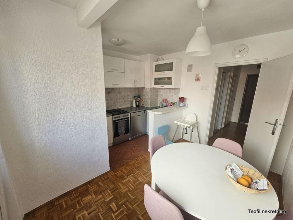 Stan na prodaju u Beogradu, Banovo brdo, dvoiposoban, 65m2, cena 220000 evra