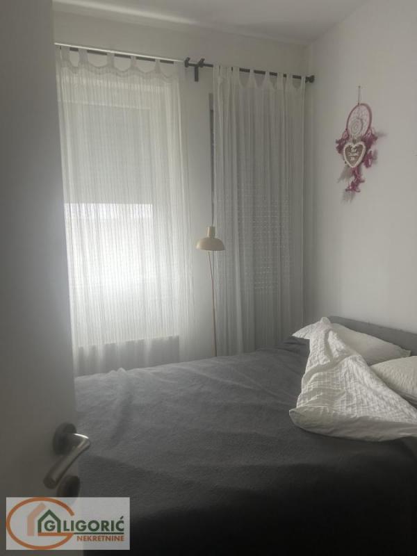 Stan na prodaju u Beogradu, Mirijevo, cetvorosoban, 130m2, cena 270000 evra