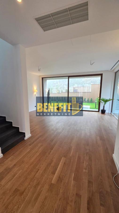 Stan na prodaju u Beogradu, Dedinje, cetvorosoban, 284m2, cena 1169000 evra