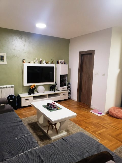 Stan na prodaju u Beogradu, Ledine, trosoban, 80m2, cena 184900 evra