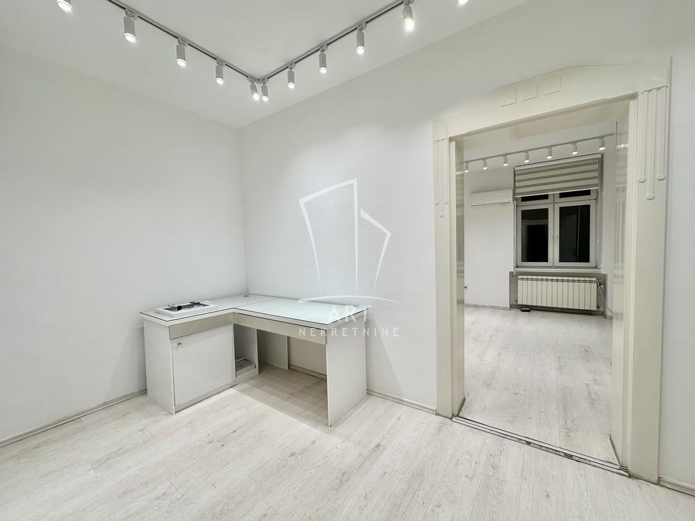 Stan na prodaju u Beogradu, Vračar, cetvorosoban, 81m2, cena 390000 evra