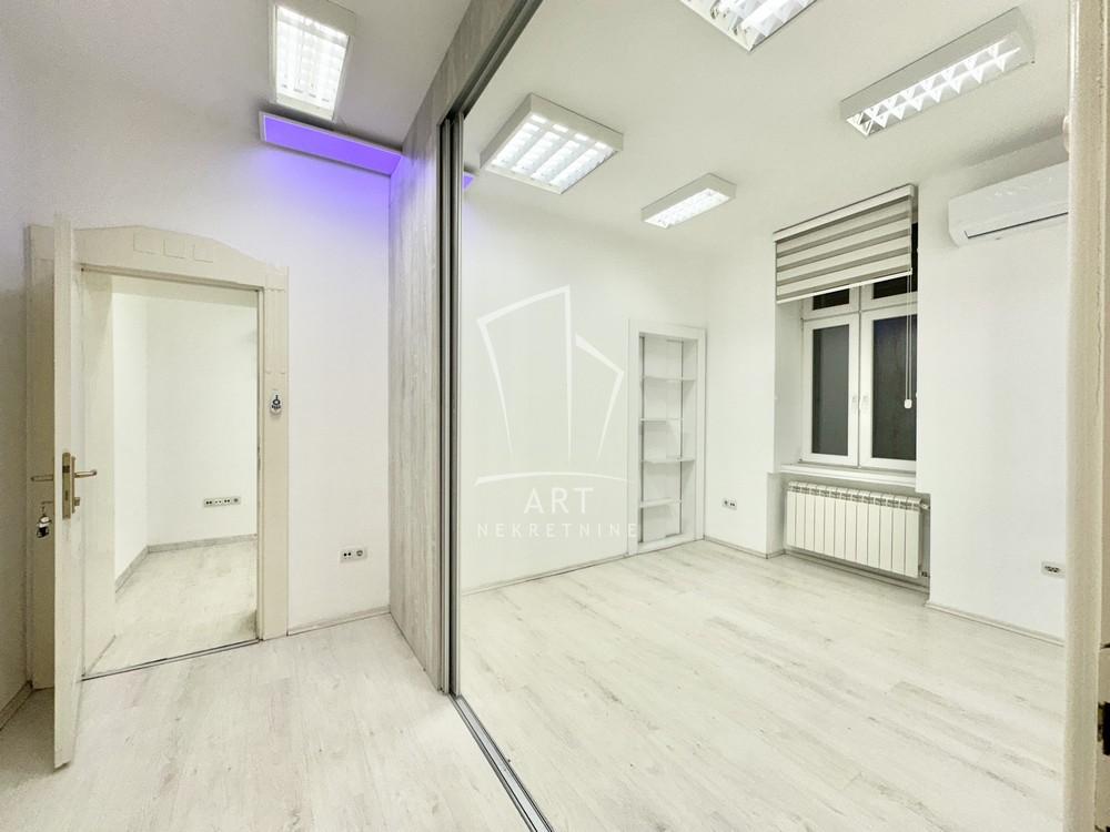 Stan na prodaju u Beogradu, Vračar, cetvorosoban, 81m2, cena 390000 evra