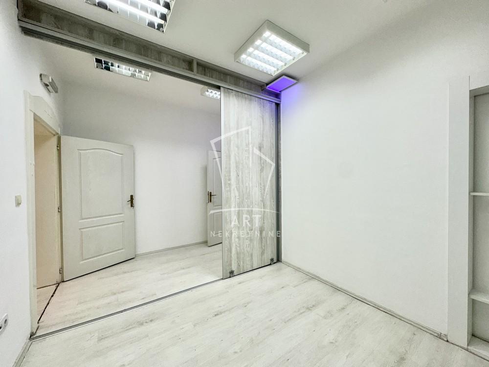 Stan na prodaju u Beogradu, Vračar, cetvorosoban, 81m2, cena 390000 evra