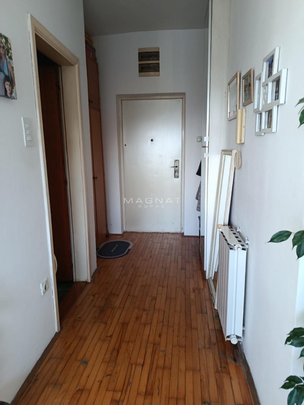 Stan na prodaju u Beogradu, Miljakovac, trosoban, 55m2, cena 140000 evra