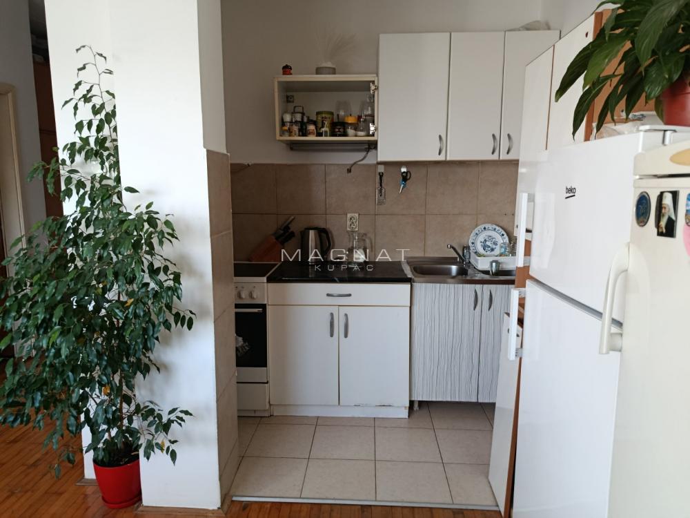 Stan na prodaju u Beogradu, Miljakovac, trosoban, 55m2, cena 140000 evra