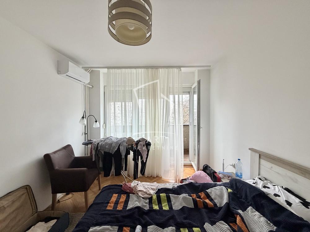 Stan na prodaju u Beogradu, Novi Beograd blok 11C (Stari Merkator), dvosoban, 42m2, cena 183500 evra