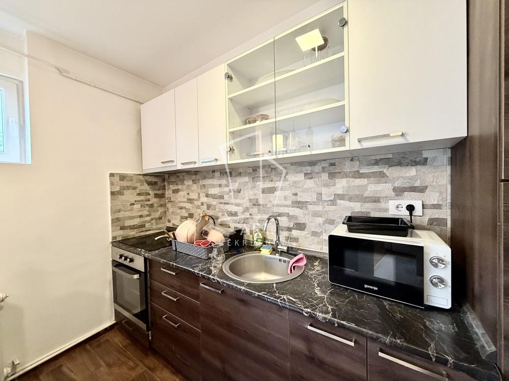 Stan na prodaju u Beogradu, Novi Beograd blok 11C (Stari Merkator), dvosoban, 42m2, cena 183500 evra