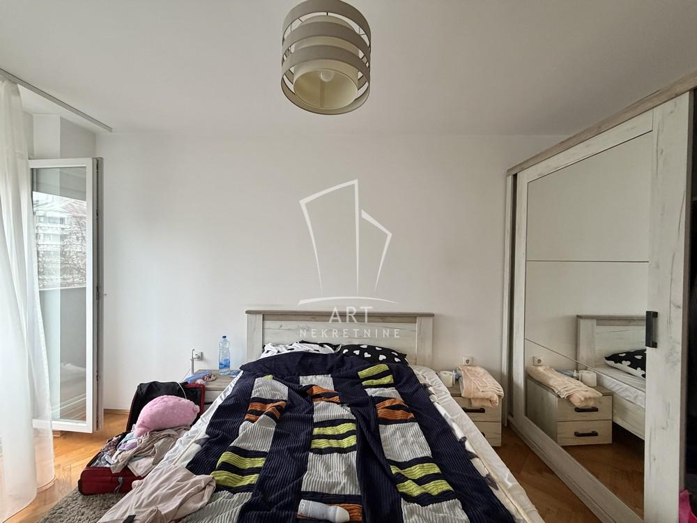 Stan na prodaju u Beogradu, Novi Beograd blok 11C (Stari Merkator), dvosoban, 42m2, cena 183500 evra