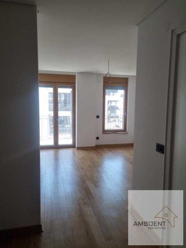 Stan na prodaju u Beogradu, Čubura, 261m2, cena 1305000 evra