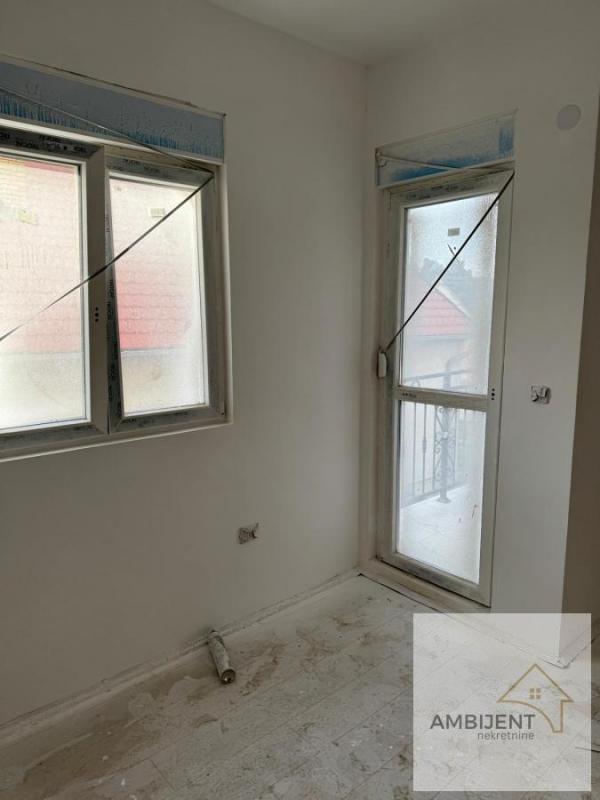 Stan na prodaju u Beogradu, Batajnica, trosoban, 61m2, cena 110000 evra