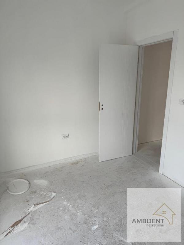 Stan na prodaju u Beogradu, Batajnica, trosoban, 61m2, cena 110000 evra