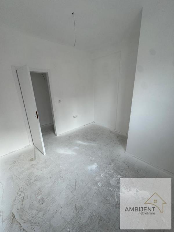 Stan na prodaju u Beogradu, Batajnica, trosoban, 61m2, cena 110000 evra