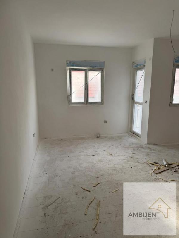 Stan na prodaju u Beogradu, Batajnica, trosoban, 61m2, cena 110000 evra