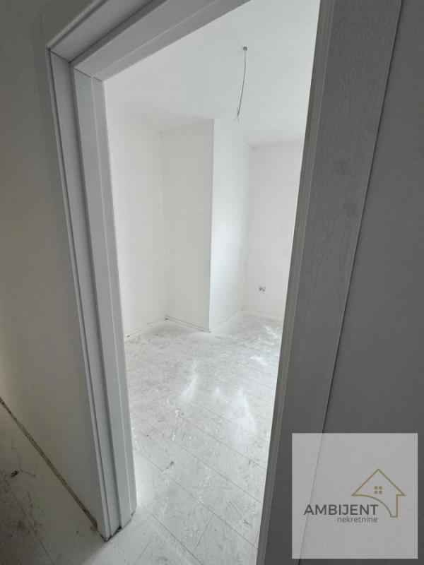 Stan na prodaju u Beogradu, Batajnica, trosoban, 61m2, cena 110000 evra