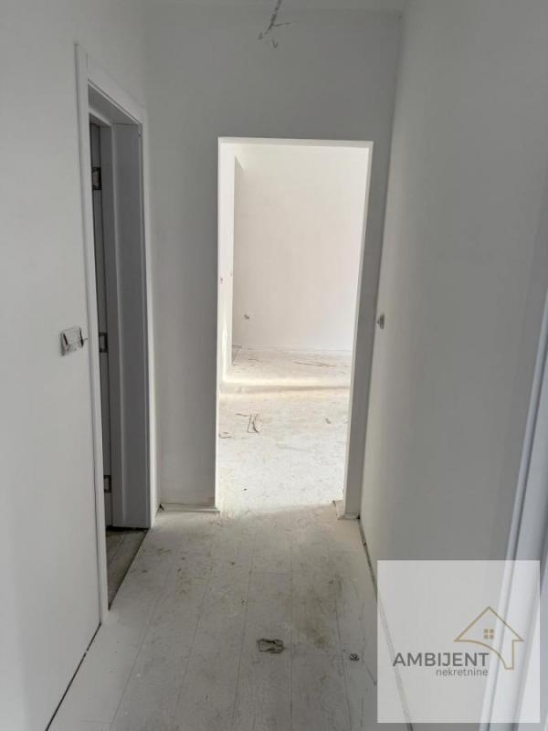 Stan na prodaju u Beogradu, Batajnica, trosoban, 61m2, cena 110000 evra