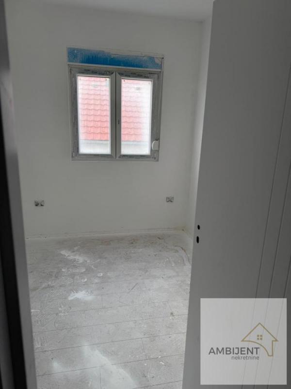 Stan na prodaju u Beogradu, Batajnica, trosoban, 61m2, cena 110000 evra