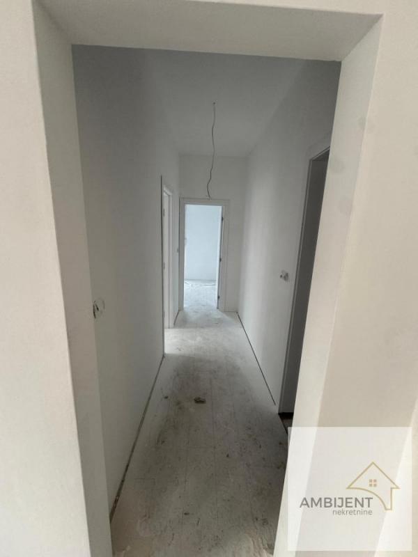 Stan na prodaju u Beogradu, Batajnica, trosoban, 61m2, cena 110000 evra