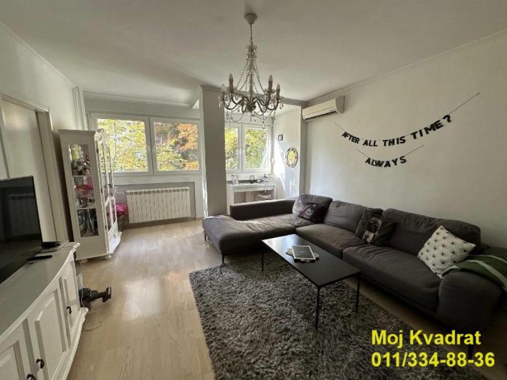 Stan na prodaju u Beogradu, Novi Beograd blok 37, dvoiposoban, 68m2, cena 237000 evra