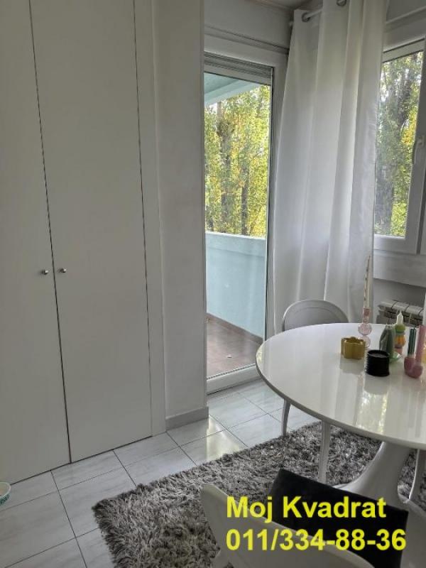 Stan na prodaju u Beogradu, Novi Beograd blok 37, dvoiposoban, 68m2, cena 237000 evra