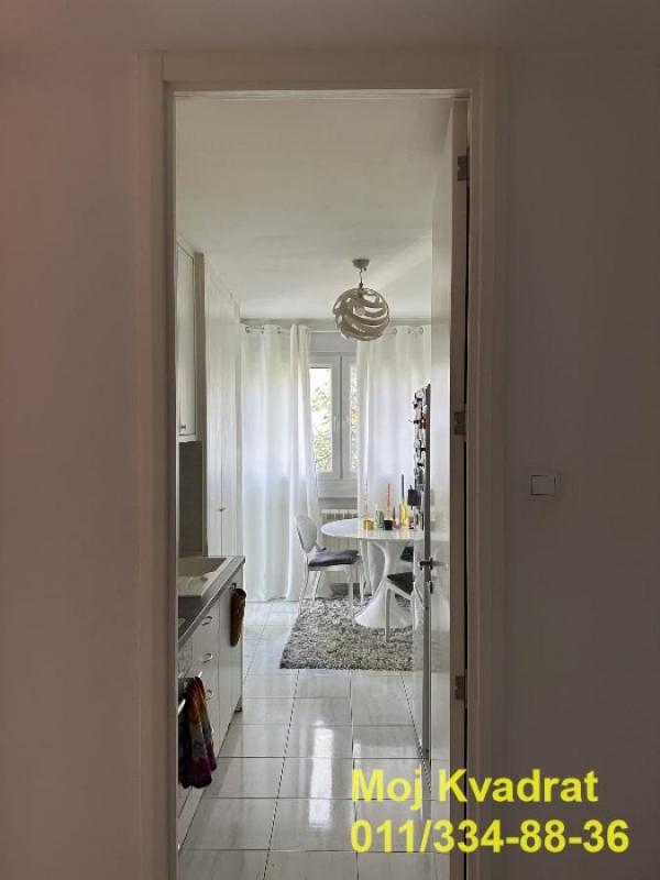 Stan na prodaju u Beogradu, Novi Beograd blok 37, dvoiposoban, 68m2, cena 237000 evra