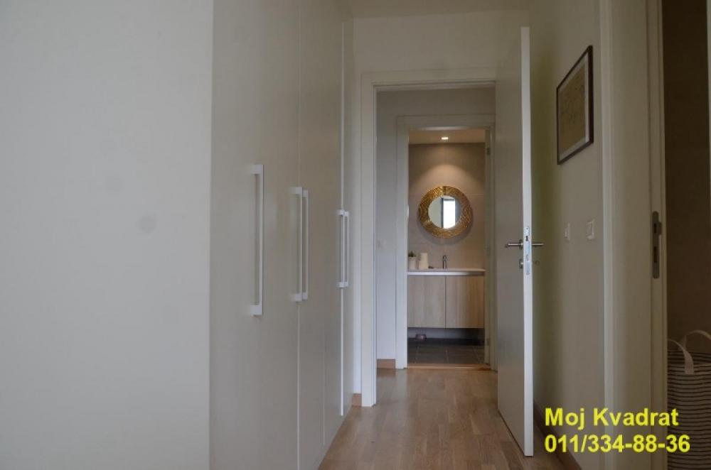 Stan na prodaju u Beogradu, Beograd na vodi, trosoban, 82m2, cena 425000 evra