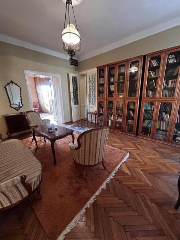 Stan na prodaju u Beogradu, Kosančićev venac, 90m2, cena 330000 evra