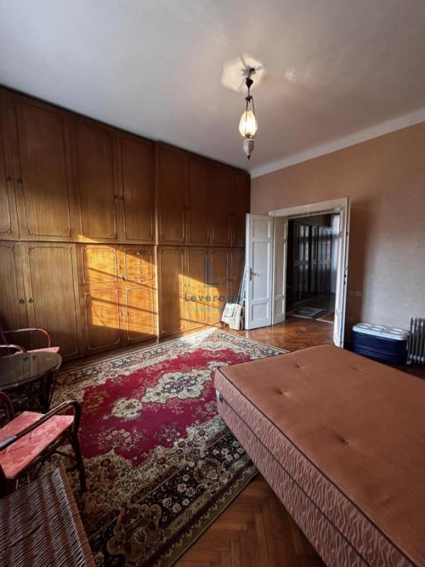 Stan na prodaju u Beogradu, Kosančićev venac, 90m2, cena 330000 evra