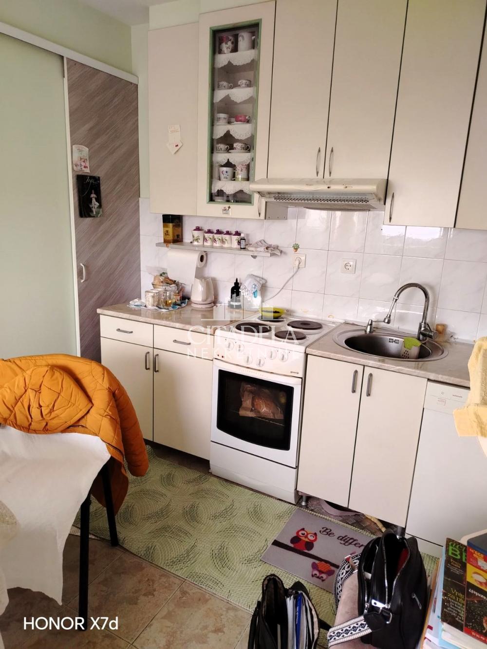 Stan na prodaju u Beogradu, Čukarica, dvoiposoban, 48m2, cena 105000 evra