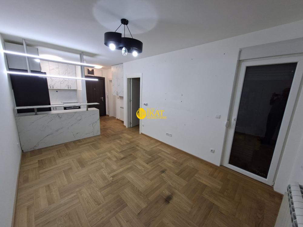 Stan na prodaju u Beogradu, Zvezdara, jednoiposoban, 38m2, cena 114000 evra