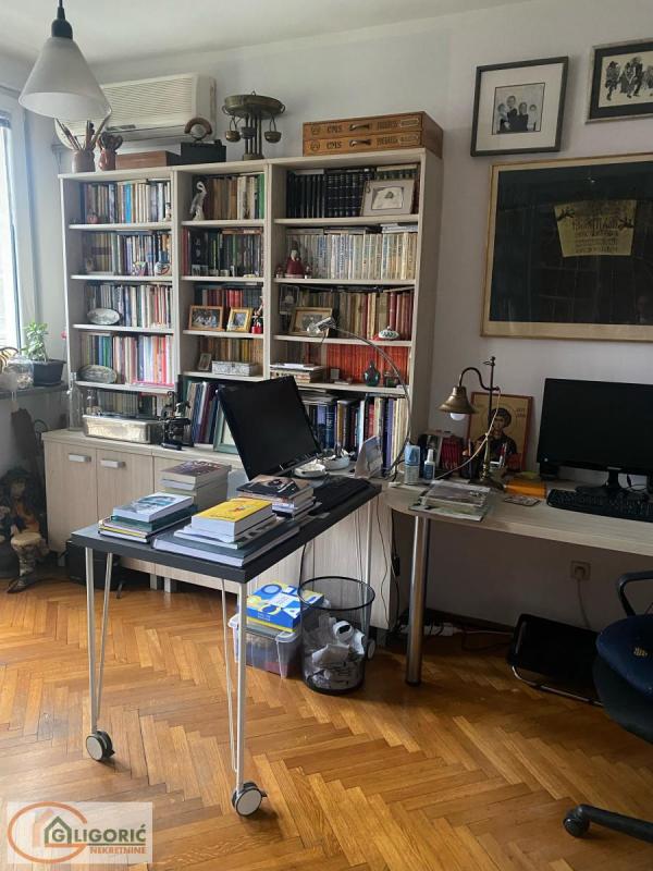 Stan na prodaju u Beogradu, Novi Beograd blok 21 (10. gimnazija), cetvorosoban, 99m2, cena 396000 evra