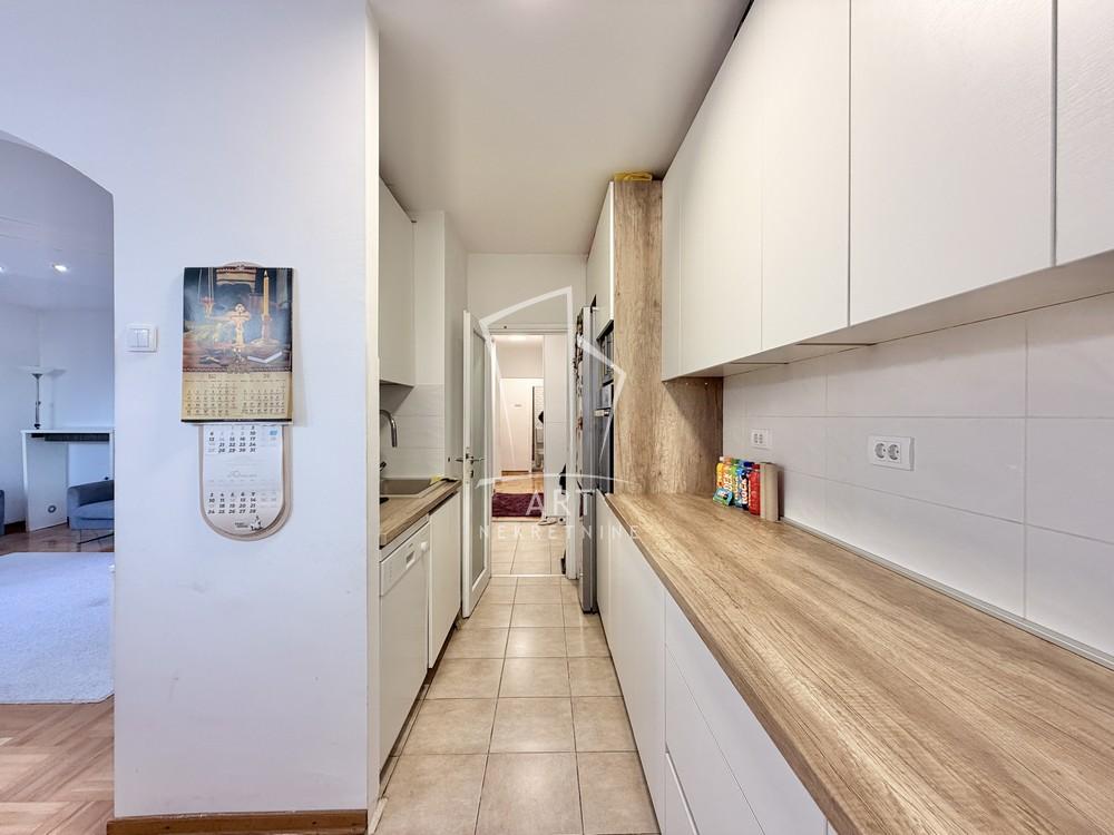 Stan na prodaju u Beogradu, Mirijevo, trosoban, 80m2, cena 225000 evra