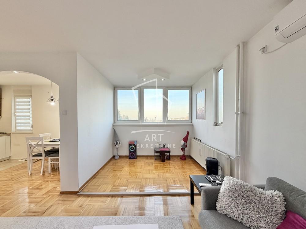 Stan na prodaju u Beogradu, Mirijevo, trosoban, 80m2, cena 225000 evra