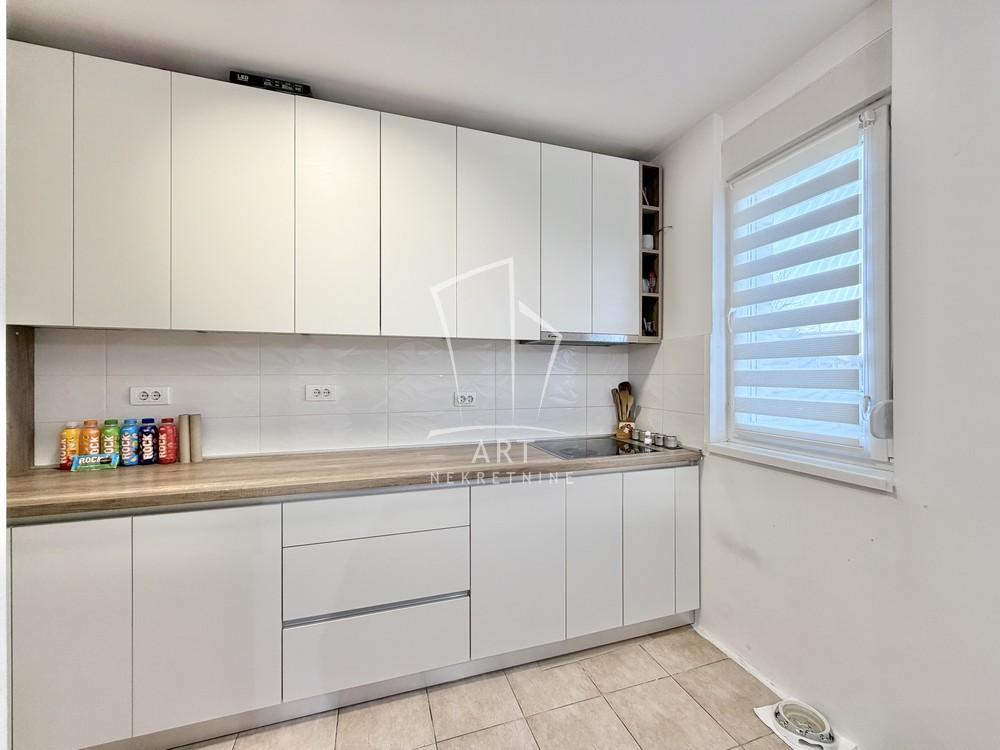 Stan na prodaju u Beogradu, Mirijevo, trosoban, 80m2, cena 225000 evra