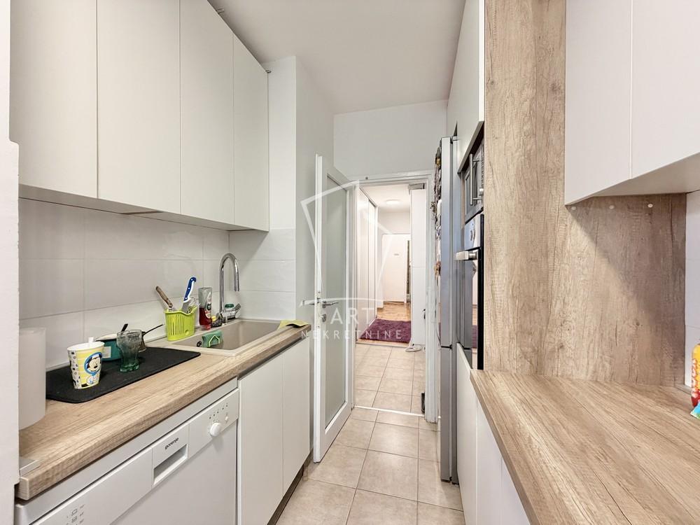 Stan na prodaju u Beogradu, Mirijevo, trosoban, 80m2, cena 225000 evra