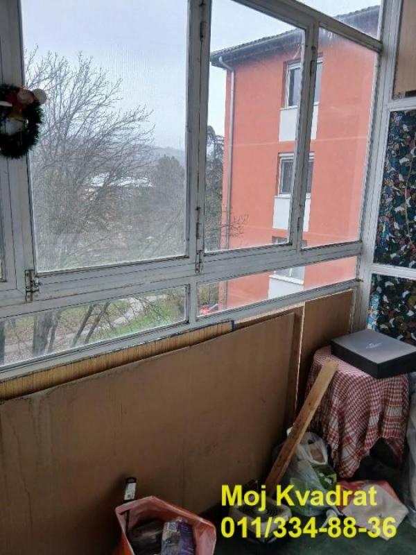 Stan na prodaju u Beogradu, Karaburma, trosoban, 66m2, cena 150000 evra