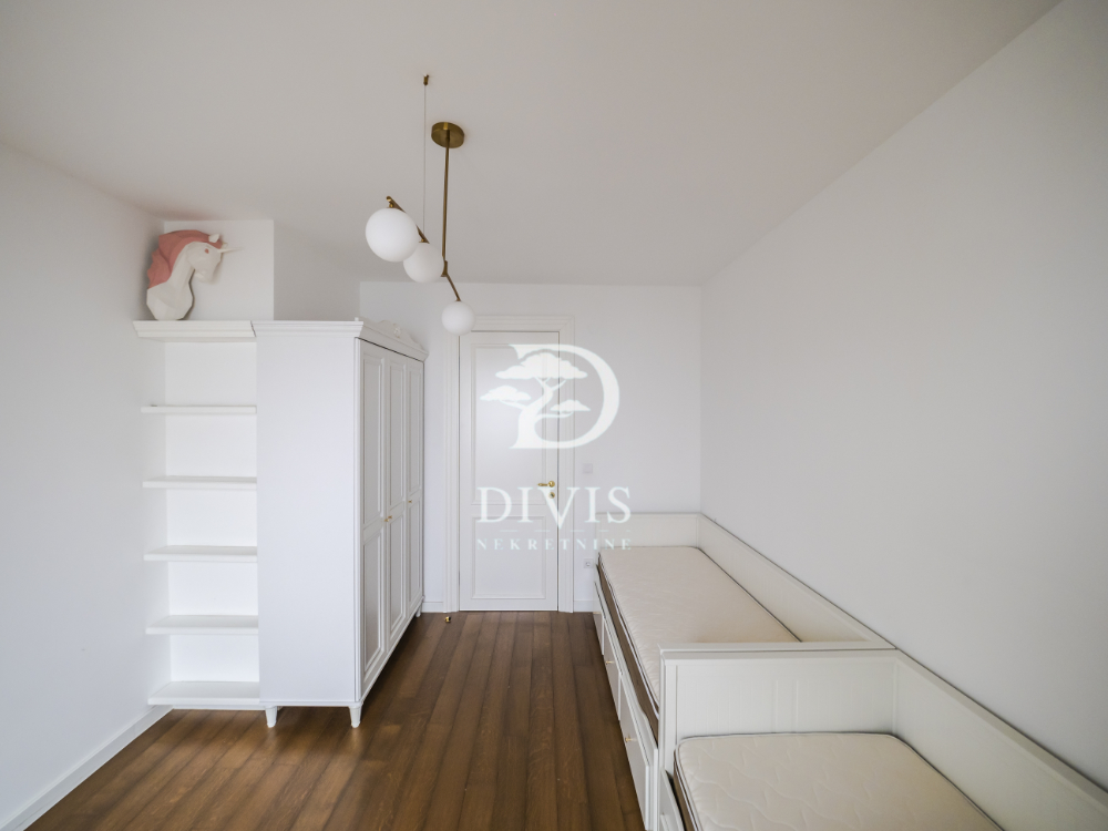 Stan na prodaju u Beogradu, Zvezdara,Lion, 130m2, cena 470000 evra