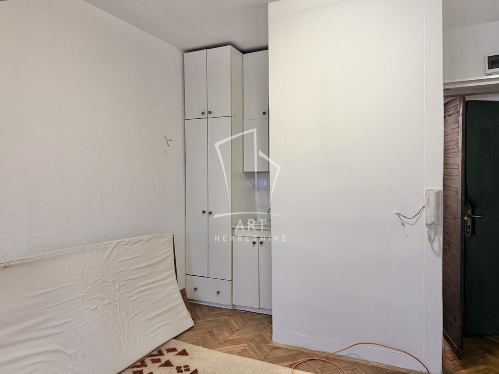 Stan na prodaju u Beogradu, Stari grad, trosoban, 80m2, cena 310000 evra