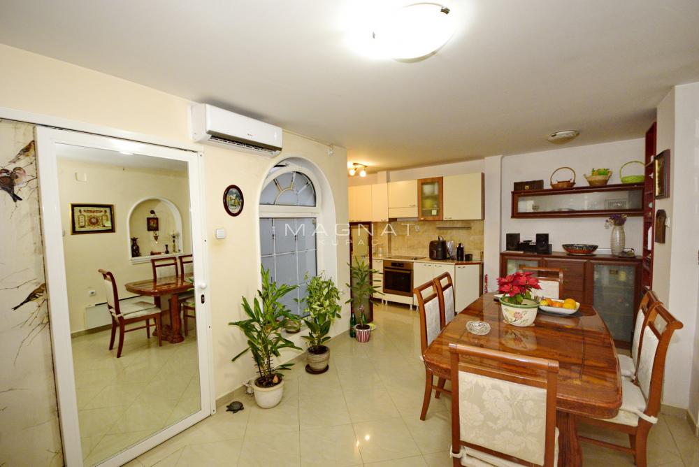 Stan na prodaju u Beogradu, Stari grad, 116m2, cena 450000 evra