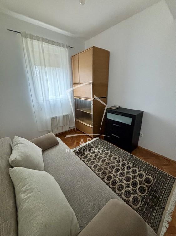 Stan na prodaju u Beogradu, Dedinje, trosoban, 77m2, cena 213000 evra