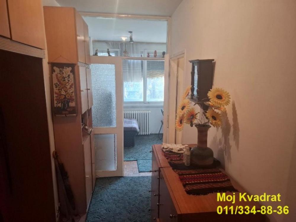 Stan na prodaju u Beogradu, Krnjača, jednoiposoban, 42m2, cena 120000 evra