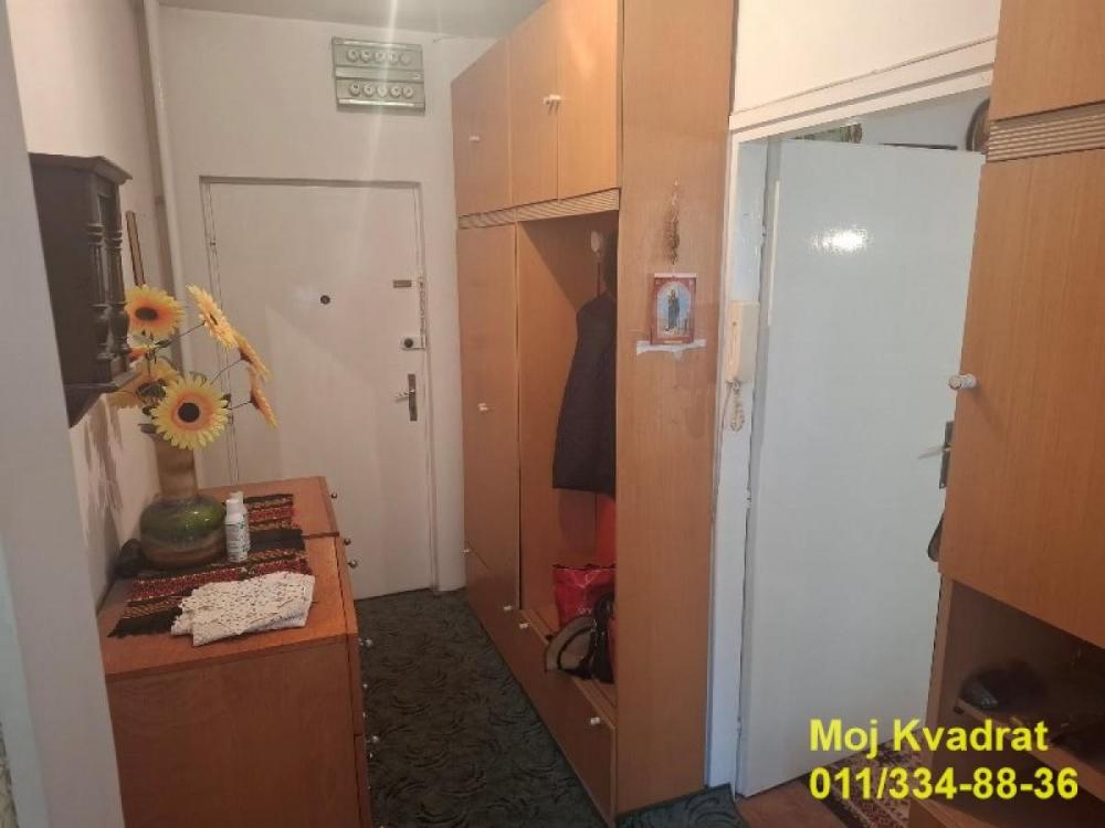 Stan na prodaju u Beogradu, Krnjača, jednoiposoban, 42m2, cena 120000 evra