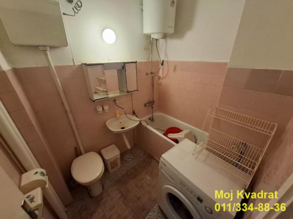 Stan na prodaju u Beogradu, Krnjača, jednoiposoban, 42m2, cena 120000 evra