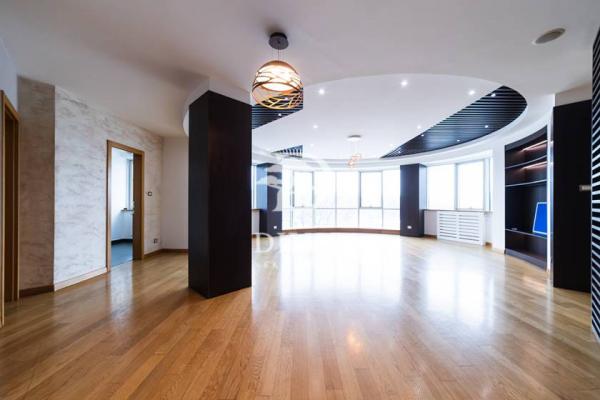 Stan na prodaju u Beogradu, Novi Beograd,Novi Beograd blok 19 (Sava centar), 195m2, cena 960000 evra