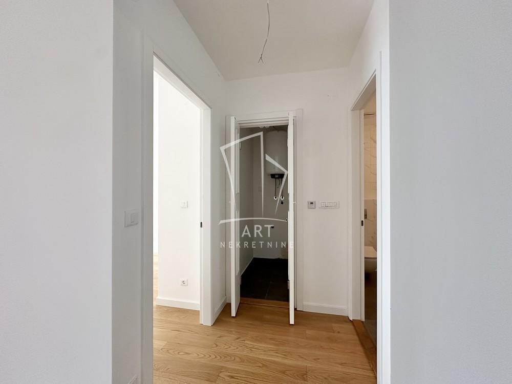 Stan na prodaju u Beogradu, Voždovac, dvoiposoban, 73m2, cena 252000 evra