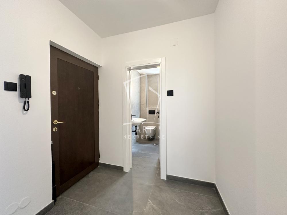 Stan na prodaju u Beogradu, Vojvode Stepe, trosoban, 71m2, cena 245000 evra