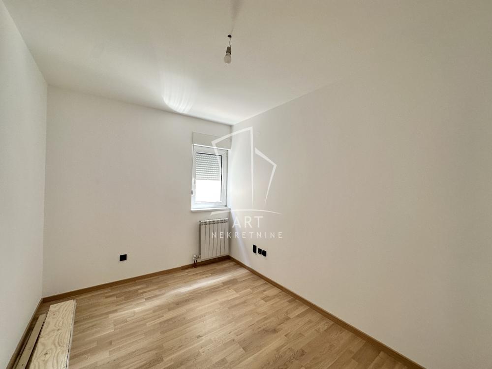 Stan na prodaju u Beogradu, Vojvode Stepe, trosoban, 71m2, cena 245000 evra