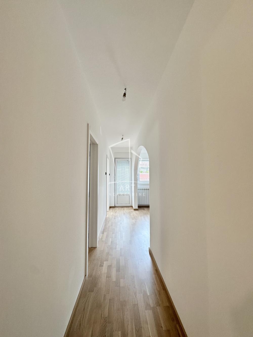 Stan na prodaju u Beogradu, Vojvode Stepe, trosoban, 71m2, cena 245000 evra